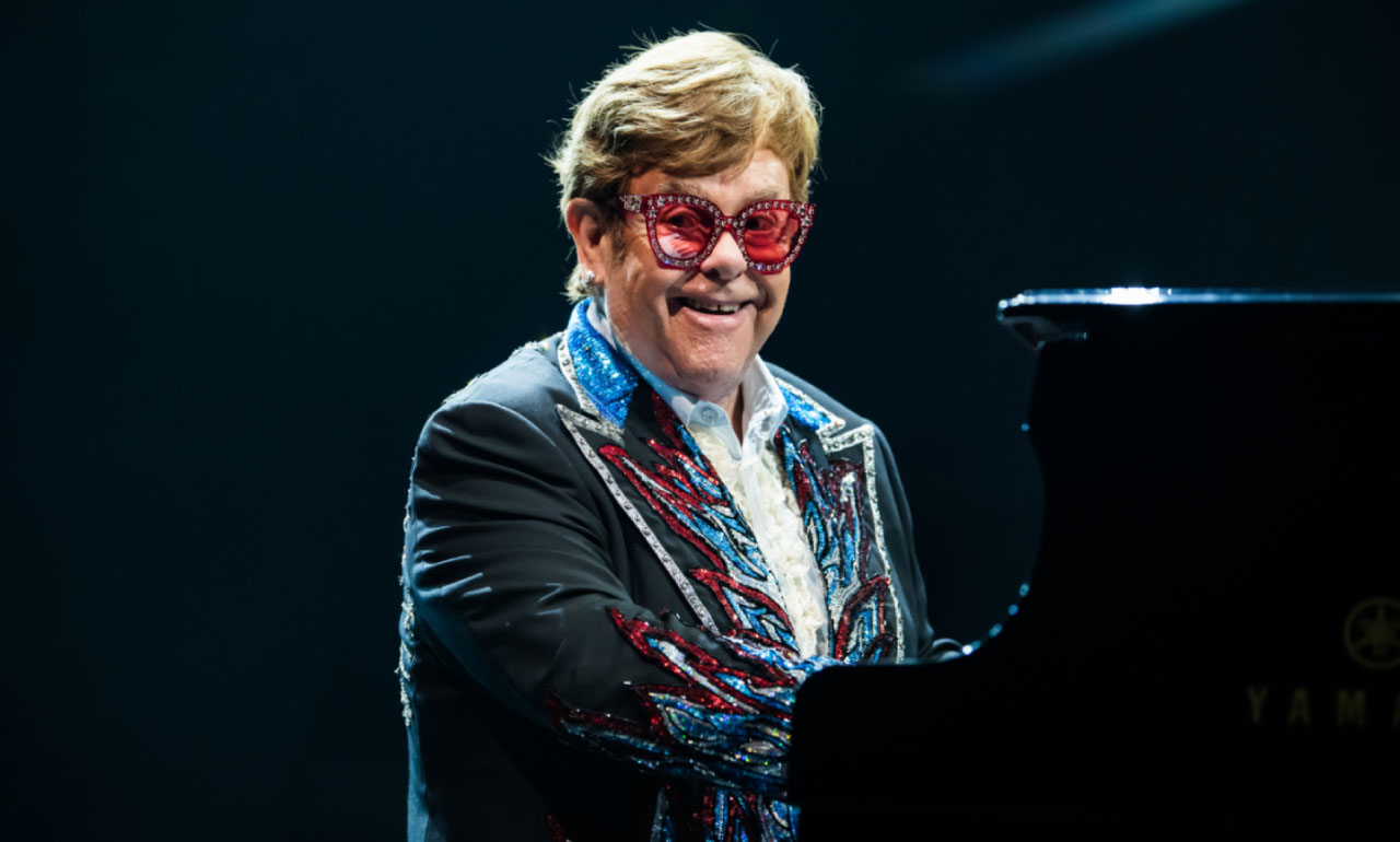 Elton John ha alcanzado el estatus de ganador del EGOT y comparte una reacción genuina: «Es un honor increíble» y «Me siento profundamente agradecido».